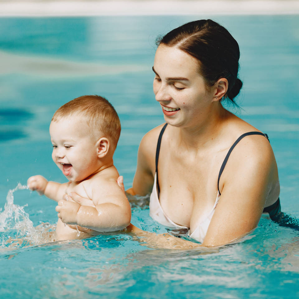 Curso matronatación Curso de matronataciòn o natación bebés en Madrid